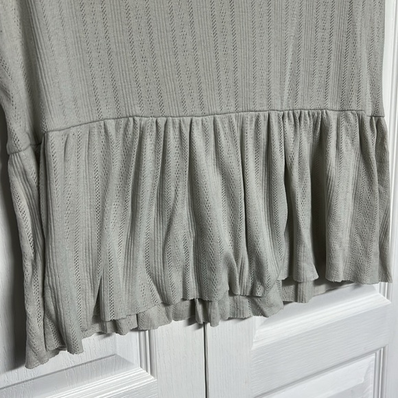 LC Lauren Conrad Peplum Top Size L - Picture 4 of 5